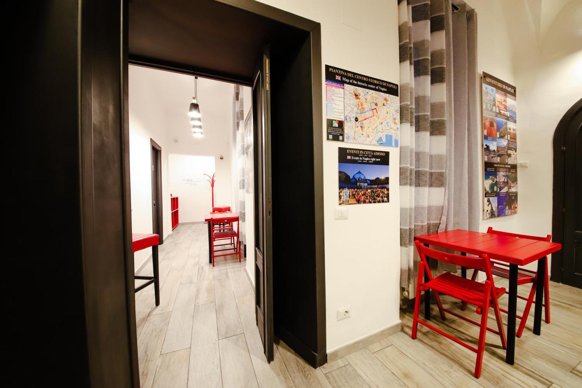 Casa Interattiva Naples'Secrets Bed & Breakfast ภายนอก รูปภาพ