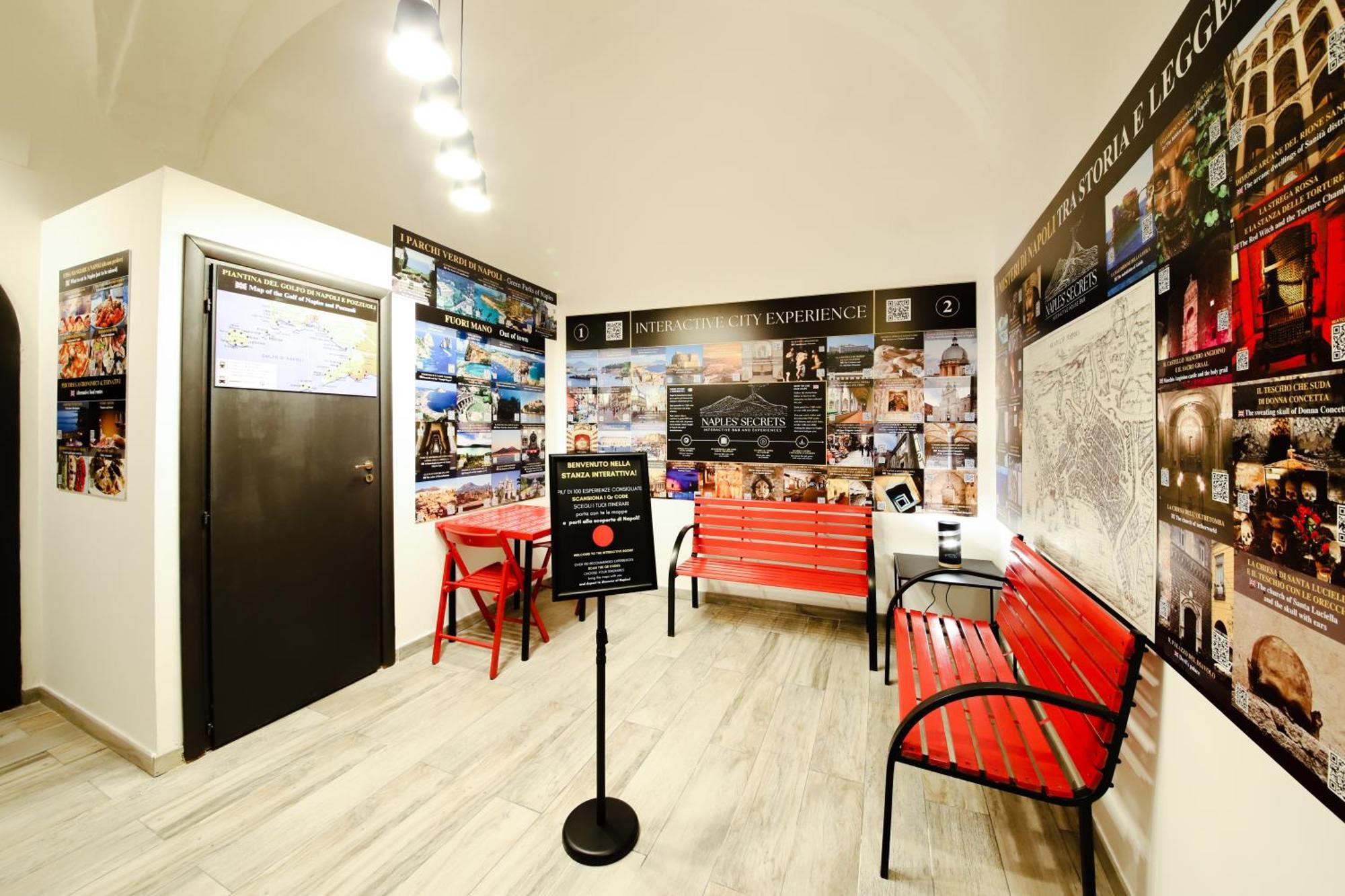 Casa Interattiva Naples'Secrets Bed & Breakfast ภายนอก รูปภาพ